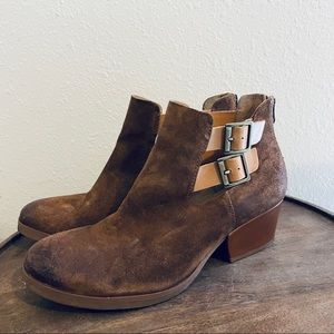 Korks by Kork Ease | Gabbriela Open Strap Bootie